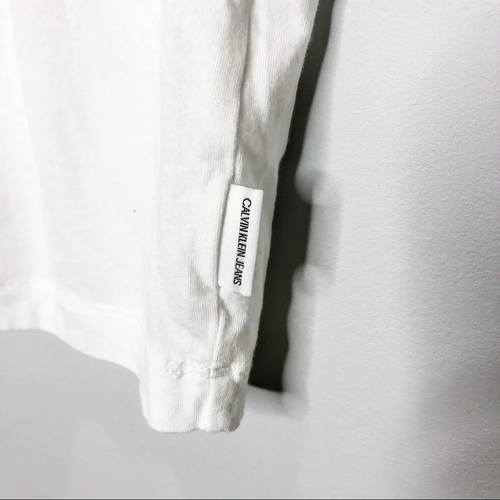 🦋🌙 CALVIN KLEIN | Classic White Long Crop Top - Picture 8 of 9